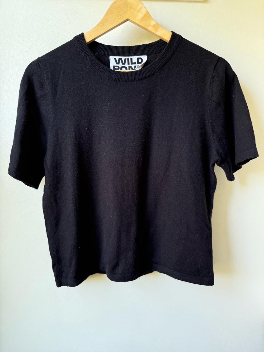 WILD PONY Spain Black Minimalist Short Sleeve Sweater Dark Academia Basic M